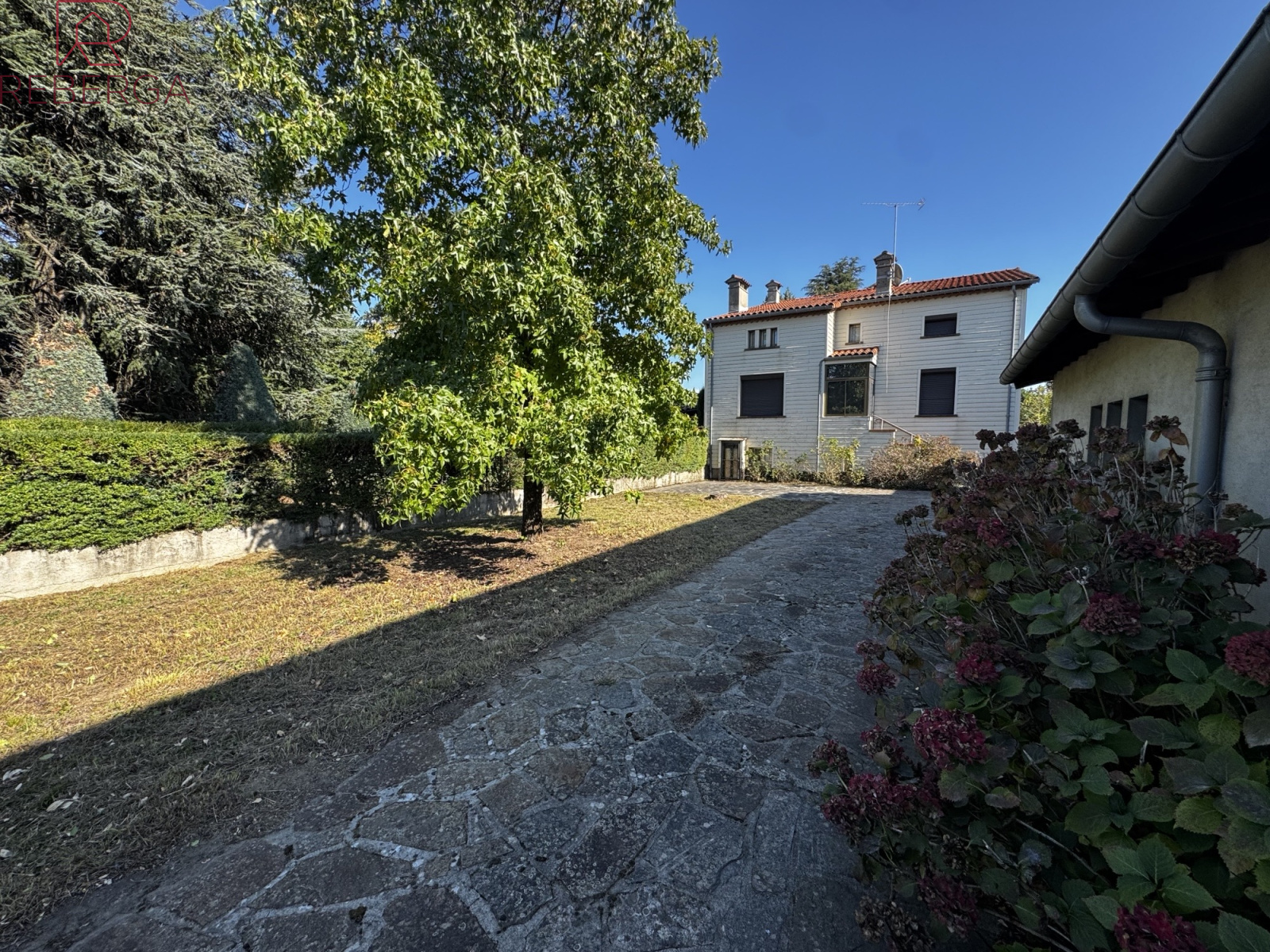 Maison 9 pièces 158 m² · à Aussillon · 158 m² · 163 000 €